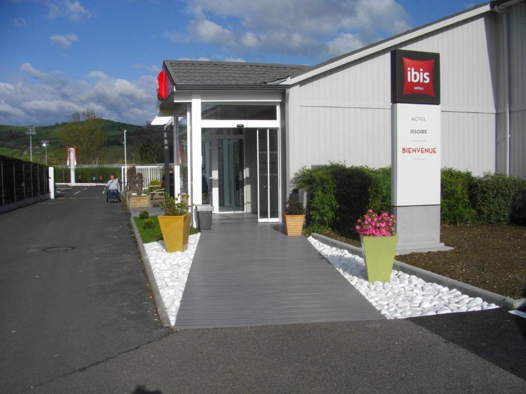 Отель Ibis Иссуар Экстерьер фото