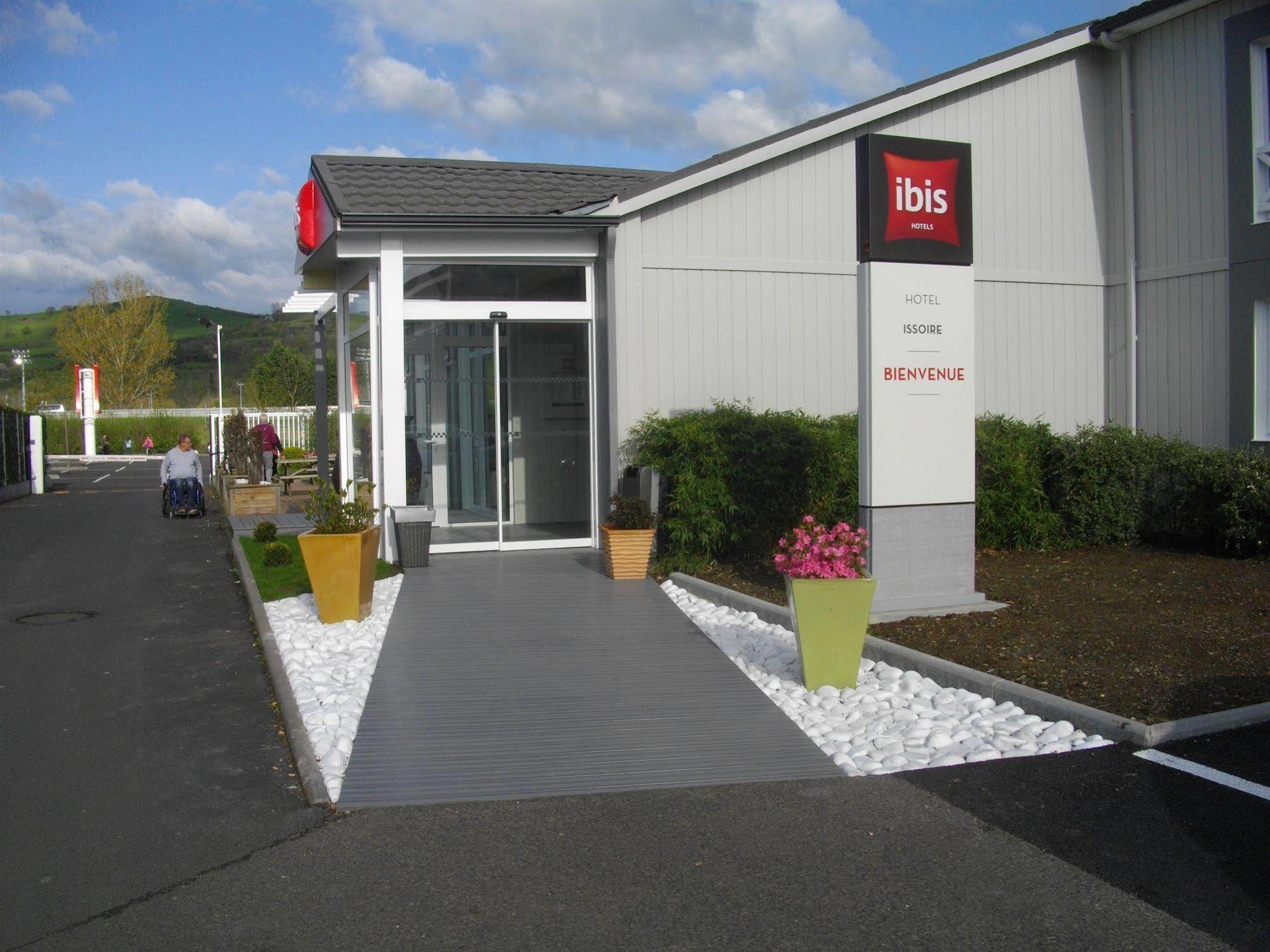 Отель Ibis Иссуар Экстерьер фото